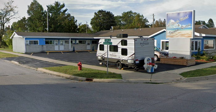 40 Winks Motel - Recent Photos From Website (newer photo)